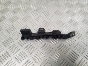 Front bumper bracket - 3AA807183