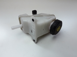   Clutch fluid reservoir  - 58511G2500 