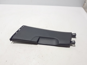 Volkswagen Golf VII (2012–2026) Keskpiilari siseviimistlus 5G4867291D - 4