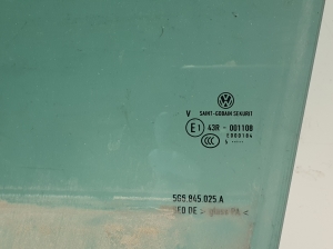 Volkswagen Golf VII (2012–2026) Rear side door glass 5G6845025A - 2