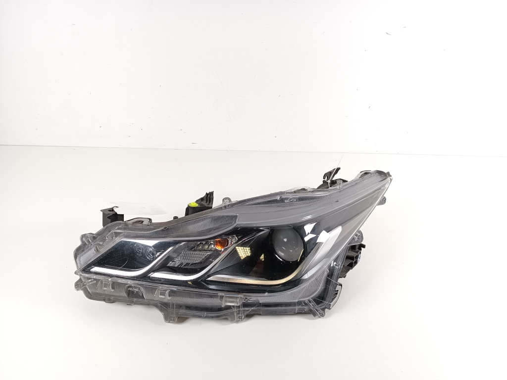 TOYOTA Corolla (2018–2026) Esituli 81150-02T31 TOYOTA Corolla (2018–2026) Esituli 81150-02T31
