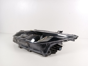 TOYOTA Corolla (2018–2026) Esituli 81150-02T31 - 2