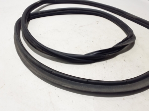 Volkswagen Golf VII (2012–2026) Trunk seal (on body) 5G6827705E - 2