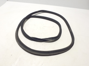   Trunk seal (on body)  - 5G6827705E 