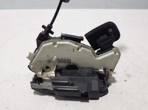 Volkswagen Golf VII (2012–2026) Rear side door lock 5K4839015Q - 2
