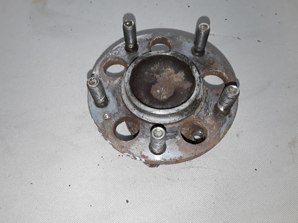 Kia Carens (2013–2026) Tagumine rumm 52730A4000 Kia Carens (2013–2026) Tagumine rumm 52730A4000