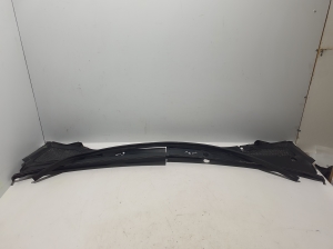 Volkswagen Golf VII (2012–2026) Wiper cowl trim panel - 3