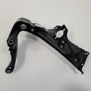 Priekšējā luktura kronšteins - 8T0805607