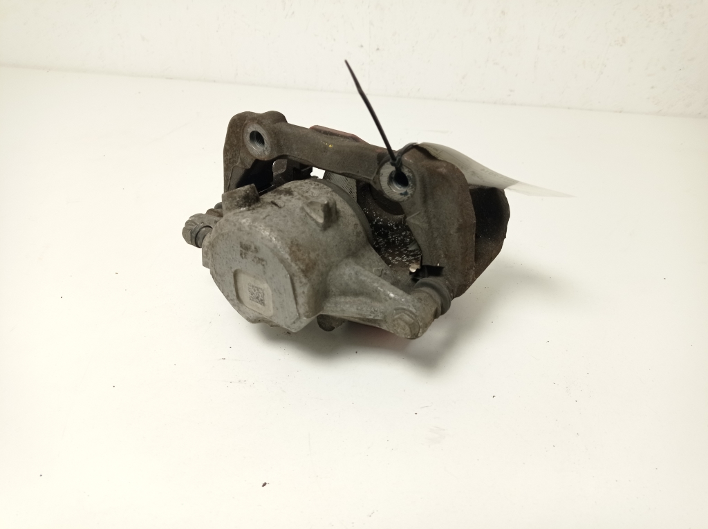 Mercedes Benz C-Class 204 (2007–2014) Eesmine pidurisadul A2044212581 Mercedes Benz C-Class 204 (2007–2014) Eesmine pidurisadul A2044212581