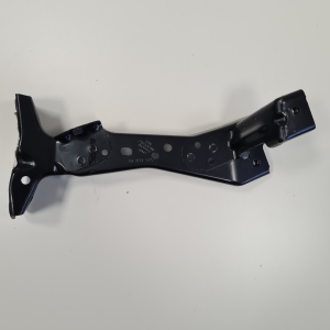 Front fender bracket - 8V0821135C