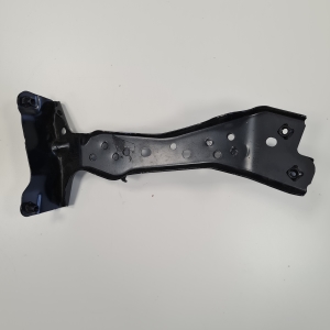 AUDI A3 8V (2012–2020) Front fender bracket 8V0821135C - 2