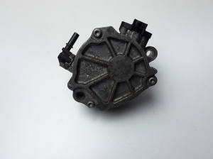 Ford Kuga (2012–2019) Vacuum pump 9804021880 - 2
