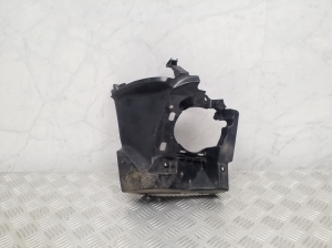 Front bumper fog light bracket - 8054512