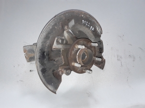 Front wheel hub and its parts