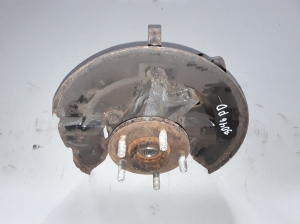 Front wheel hub and its parts
