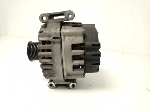 Mercedes Benz C-Class 205 (2014–2021) Generaator A0009063805 - 2