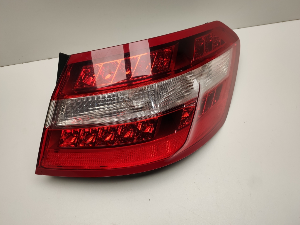 MERCEDES-BENZ E-Class W212/S212/C207/A207 (2009-2016) Rear Right Taillight Lamp A2129066701 24510676