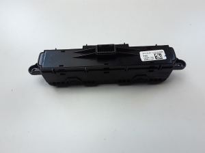 Kia Sportage (2016–2021) Hazard light switch 95960F1000 - 3