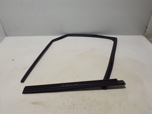   Rear side door seal on the door  - 6814278020 