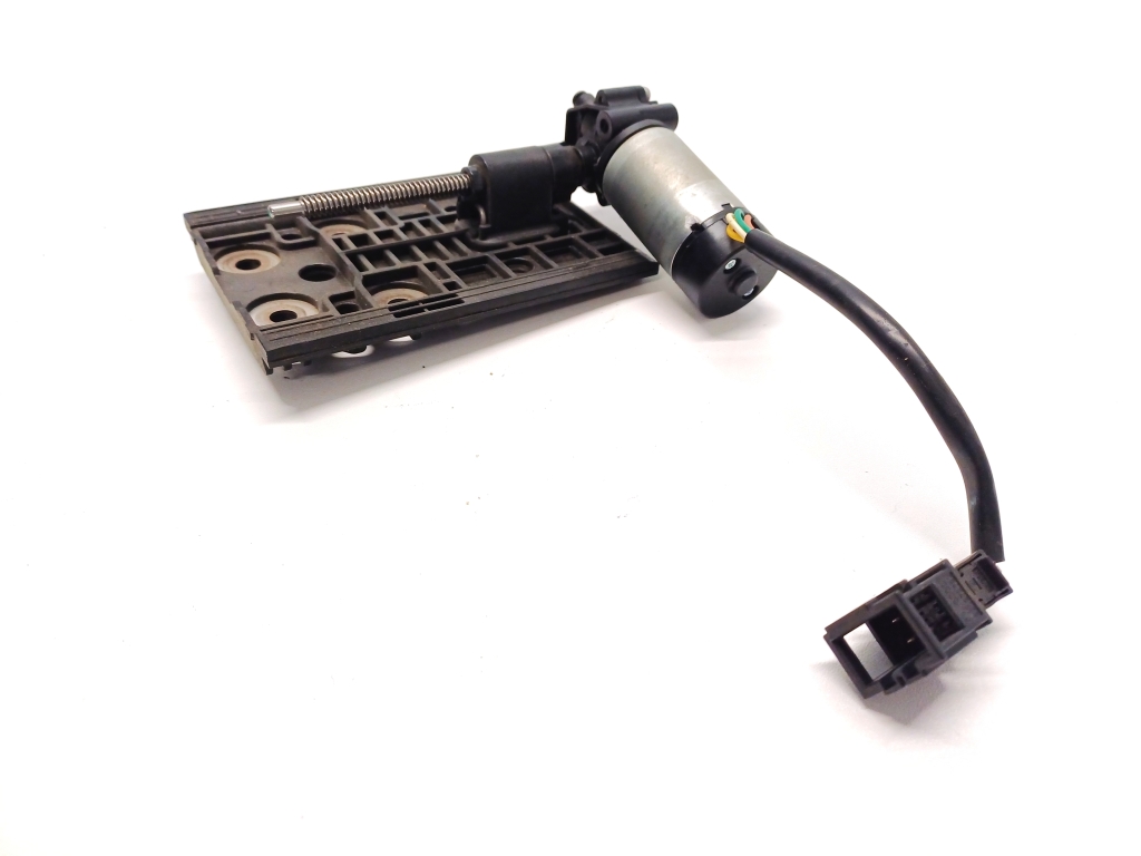 Tesla Model X X (2015–2026) Stellmotor elektrische Sitzverstellung AG151536-A2 Tesla Model X X (2015–2026) Stellmotor elektrische Sitzverstellung AG151536-A2