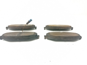 Mercedes Benz C-Class 205 (2014–2021) Piduriklotsid ees A0084202820 - 2