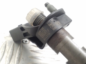  Fuel injector 