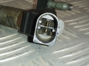  Fuel injector 