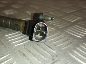  Fuel injector 