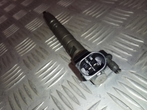  Fuel injector 