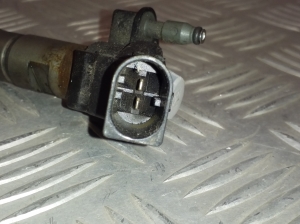  Fuel injector 