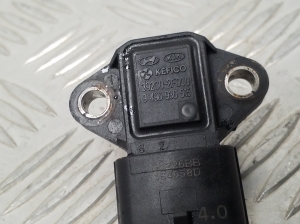 Hyundai Santa Fe (2012–2018) Air pressure sensor 392002F000 - 3