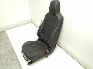 Dacia Spring (2021–2026) Vordersitz und seine Teile - 4