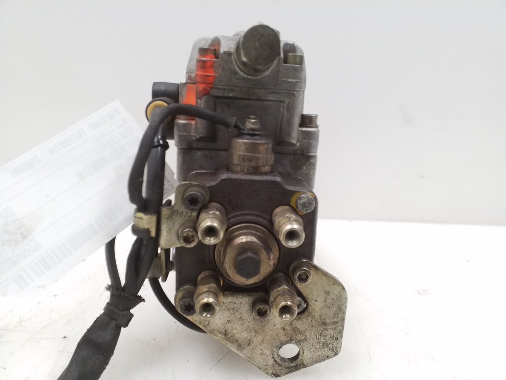 Used Volkswagen Golf Fuel pump 038130107