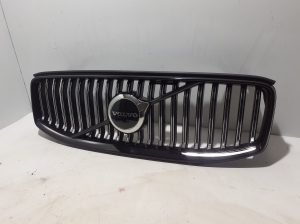  Front grille 