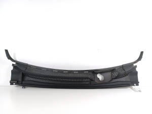 Grille d’auvent (garniture du mécanisme d’essuie-glace) - 668122684R