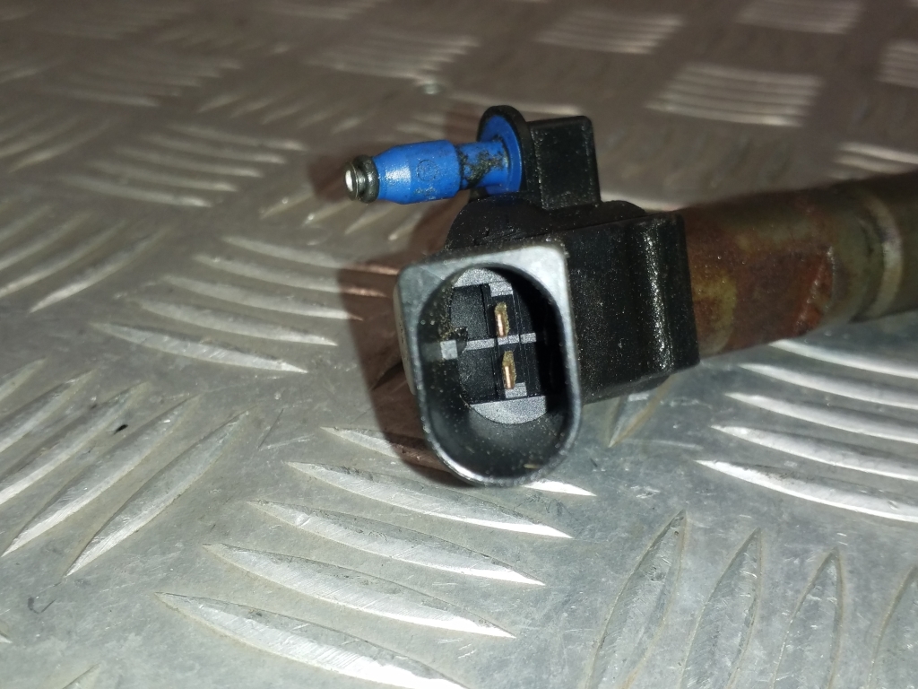 KIA Sorento 2 generation (2009-2021) Injecteur de carburant 338002F000 25029355