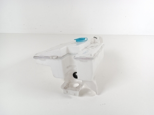 Dacia Spring (2021–2026) Front washer fluid reservoir 289101968R - 3