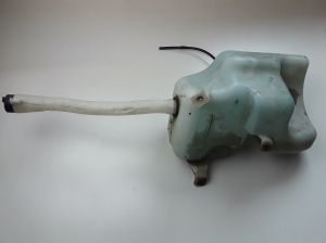   Réservoir lave-glace avant  -  