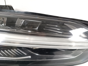VOLVO V60 (2018–2026) Esituli ja selle osad - 2