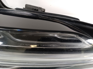 VOLVO V60 (2018–2026) Esituli ja selle osad - 3