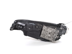 VOLVO V60 (2018–2026) Esituli ja selle osad - 8