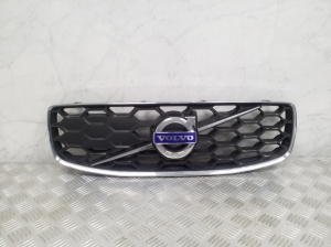  Front grille 