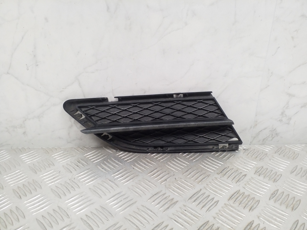 BMW 3 SERIES E90 (2004–2013) Front bumper lower grille 7138418 BMW 3 SERIES E90 (2004–2013) Front bumper lower grille 7138418