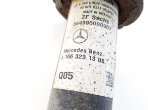 Mercedes Benz ML-Class 166 (2011–2015) Stoßdämpfer vorne und seine Komponenten A1663231300 - 4
