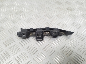 Halter Kotflügel vorne - 3AA807184