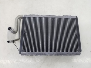   Radiator interior air conditioning 