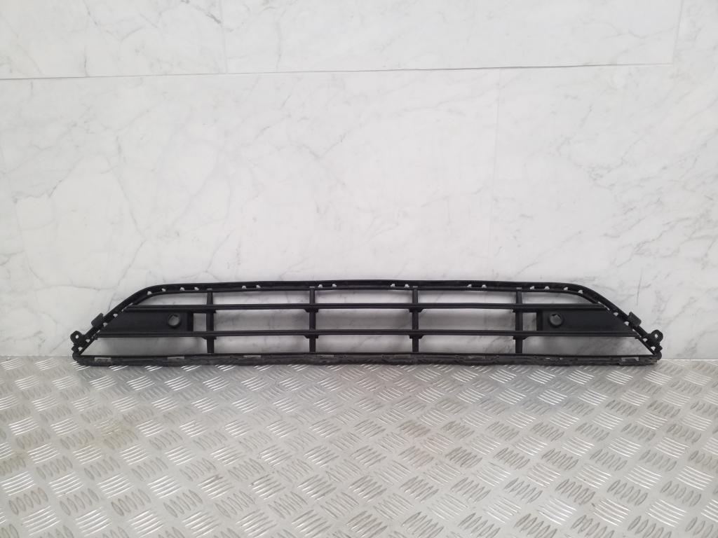 VOLVO XC90 2 generation (2014-2024) Front Bumper Lower Grill 32227520 24841862