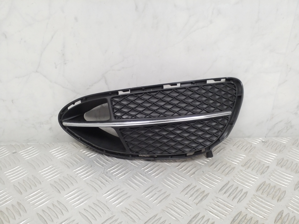 Mercedes Benz E-Class W212 (2009–2015) Nebelscheinwerferabdeckung vorne A2128852022 Mercedes Benz E-Class W212 (2009–2015) Nebelscheinwerferabdeckung vorne A2128852022