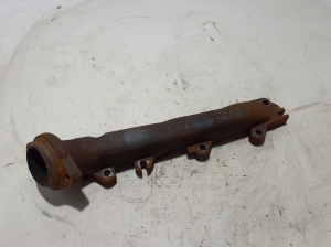   Exhaust manifold 