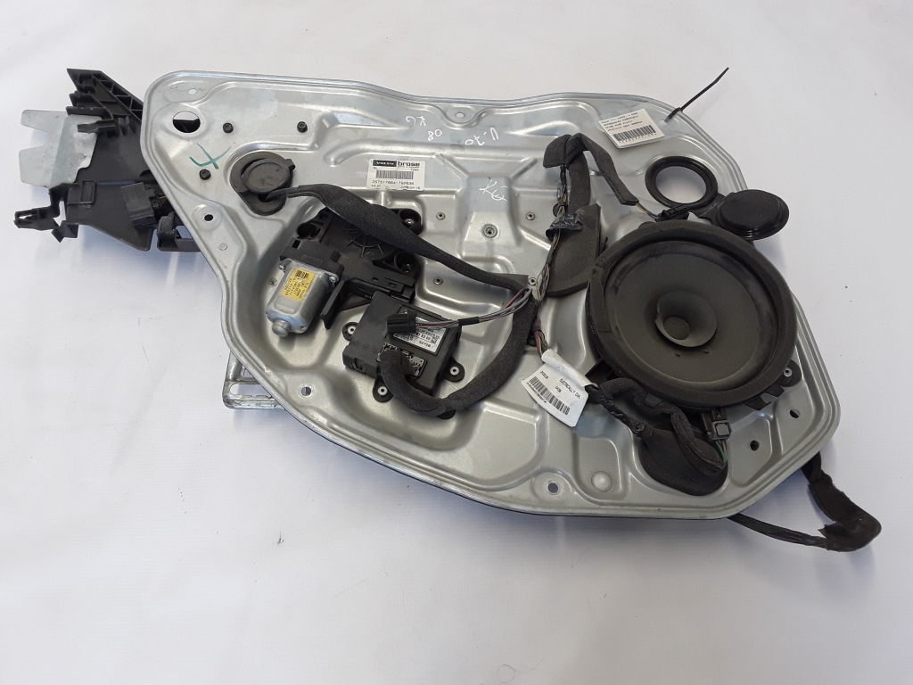 VOLVO V70 3 generation (2007-2020) Lève-vitre de porte arrière gauche 30661067 21080324